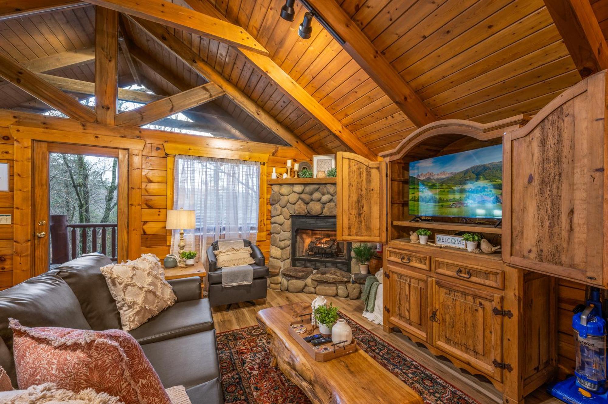 Log Cabin, Hot Tub, Fireplace, Pool Table & Views! 세비어빌 외부 사진