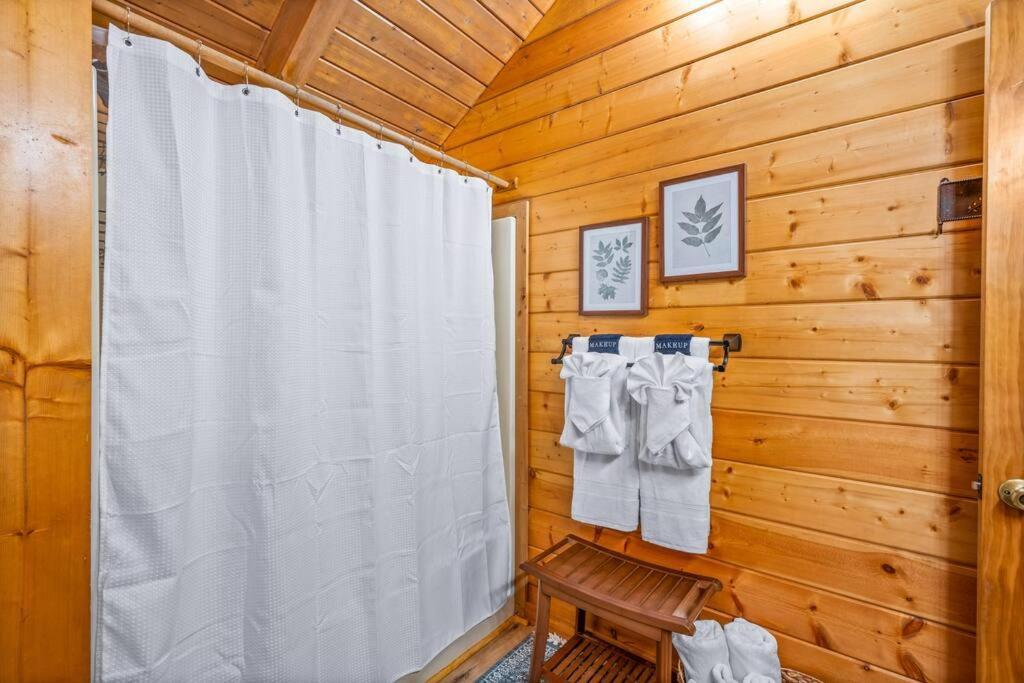 Log Cabin, Hot Tub, Fireplace, Pool Table & Views! 세비어빌 외부 사진