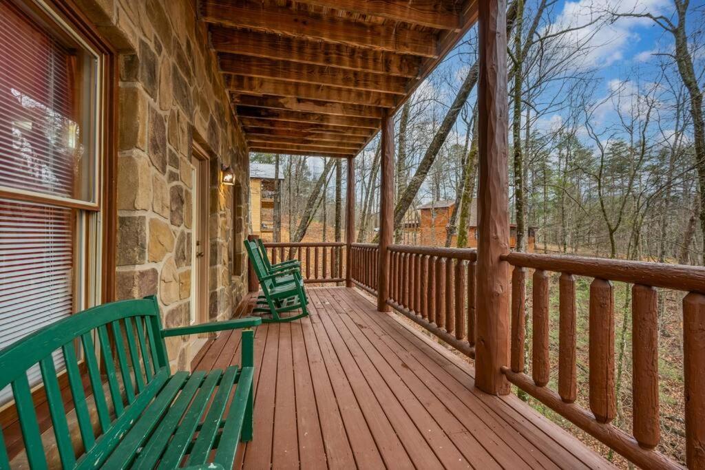 Log Cabin, Hot Tub, Fireplace, Pool Table & Views! 세비어빌 외부 사진
