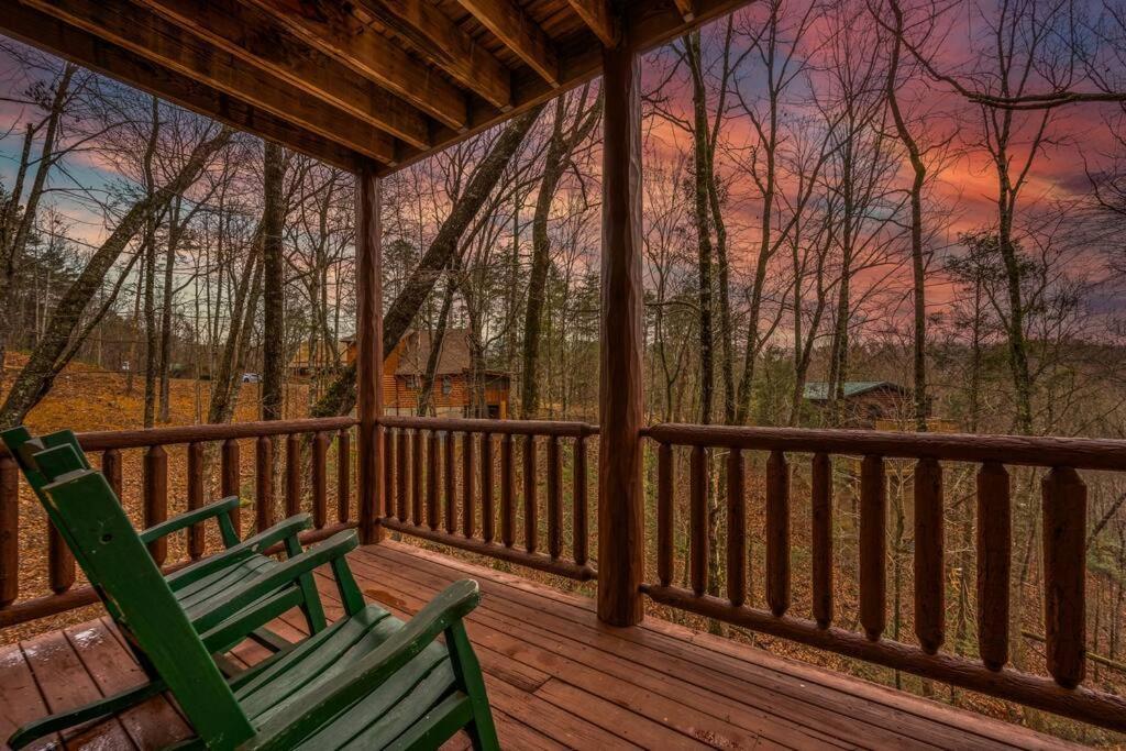 Log Cabin, Hot Tub, Fireplace, Pool Table & Views! 세비어빌 외부 사진
